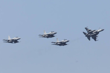 ইরানি আলোচকদের যে নজিরবিহীন নিরাপত্তা দিয়ে দেশে পৌঁছে দেয় পাকিস্তান