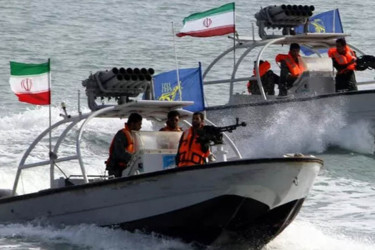 হরমুজ প্রণালীতে ট্যাংকারে গুলি ইরানি বাহিনীর, ঝুঁকিতে যুদ্ধবিরতি