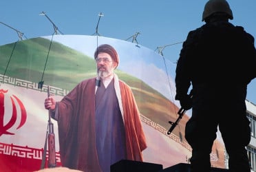 আরও কঠোর ইরান