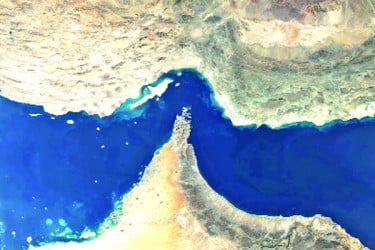 ফের বন্ধ হরমুজ প্রণালি