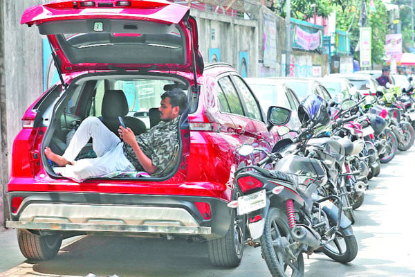 তেল নিয়ে তেলেসমাতি