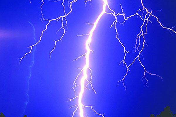 পাঁচ জেলায় বজ্রপাতে ১১ জনের মৃত্যু