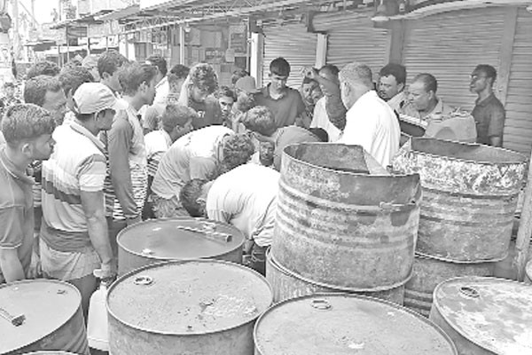 ডিলার পর্যায়ে ডিজেল বিক্রি, স্বস্তি চাষিদের
