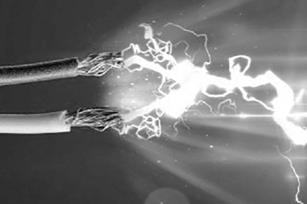 বিদ্যুৎস্পৃষ্টে প্রাণ গেল দুই শ্রমিকের