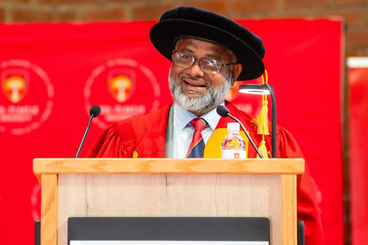 দক্ষিণ আফ্রিকায় সমাবর্তন বক্তা হলেন ইস্টার্ন ইউনিভার্সিটির উপাচার্য