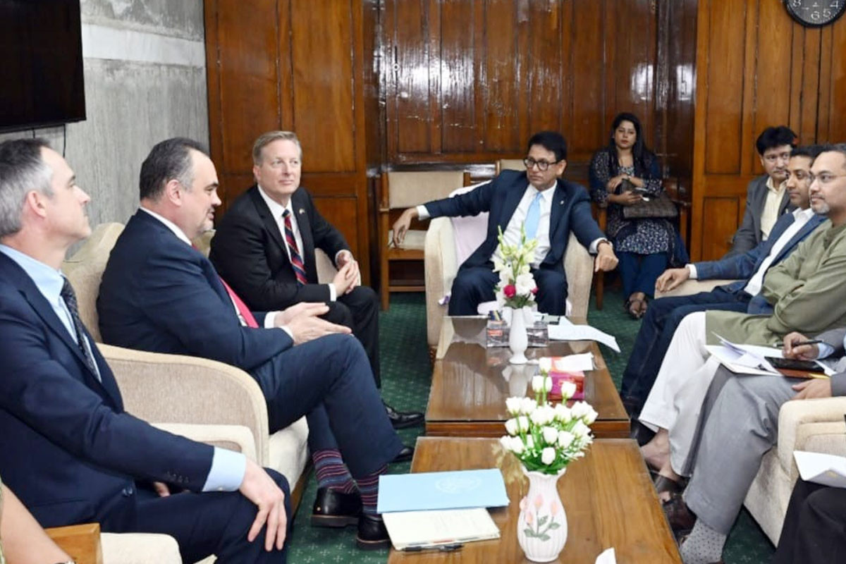 শিক্ষামন্ত্রীর সঙ্গে যুক্তরাষ্ট্রের বিশেষ দূতের সৌজন্য সাক্ষাৎ