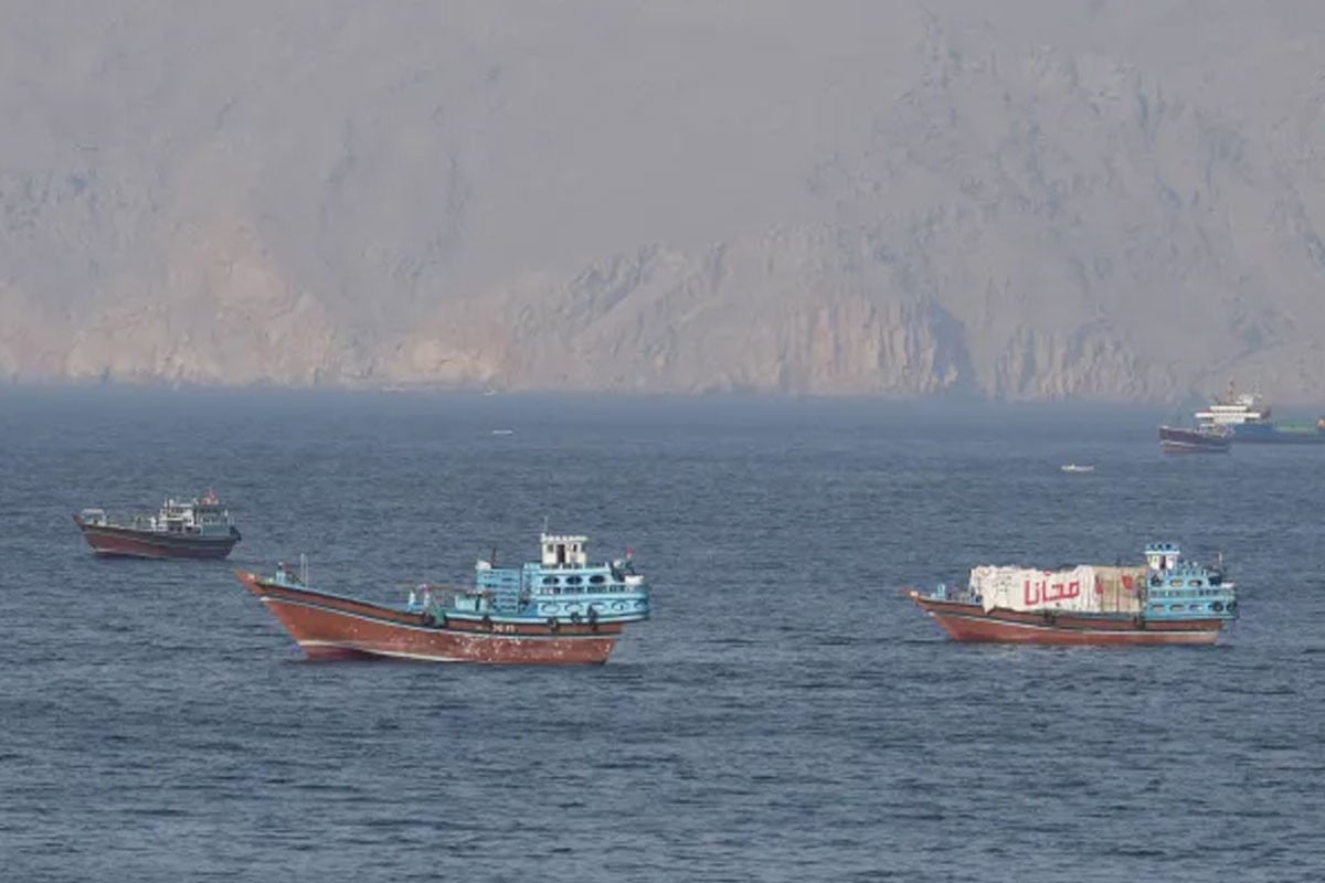 হরমুজ বন্ধে ‘ক্ষতি নেই’ বললেন ট্রাম্প, কিন্তু বাড়ছে তেলের দাম