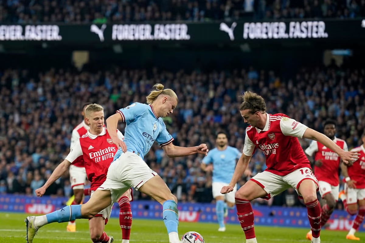 আর্সেনালকে হারিয়ে শিরোপার লড়াই জমিয়ে তুলল ম্যানসিটি