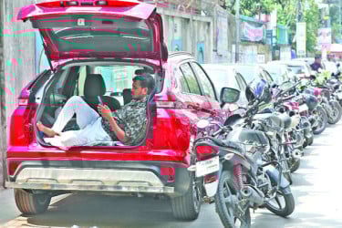 তেল নিয়ে তেলেসমাতি