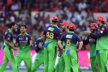 ঘরের মাঠে বেঙ্গালুরুর নতুন ইতিহাস