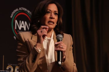 নেতানিয়াহুর প্ররোচনায় ইরানযুদ্ধে জড়িয়েছেন ট্রাম্প: কমলা হ্যারিস