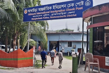 বেড়েছে আখাউড়া স্থলবন্দর দিয়ে ভারতে পণ্য রপ্তানি