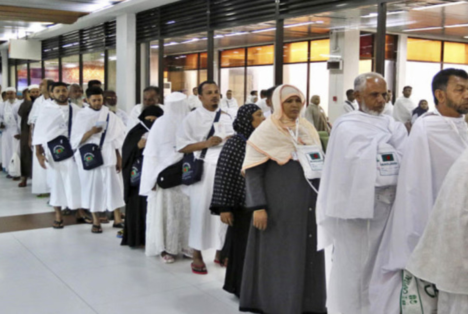 সৌদি পৌঁছেছেন ১২ হাজার ৮৫৫ বাংলাদেশি হজযাত্রী