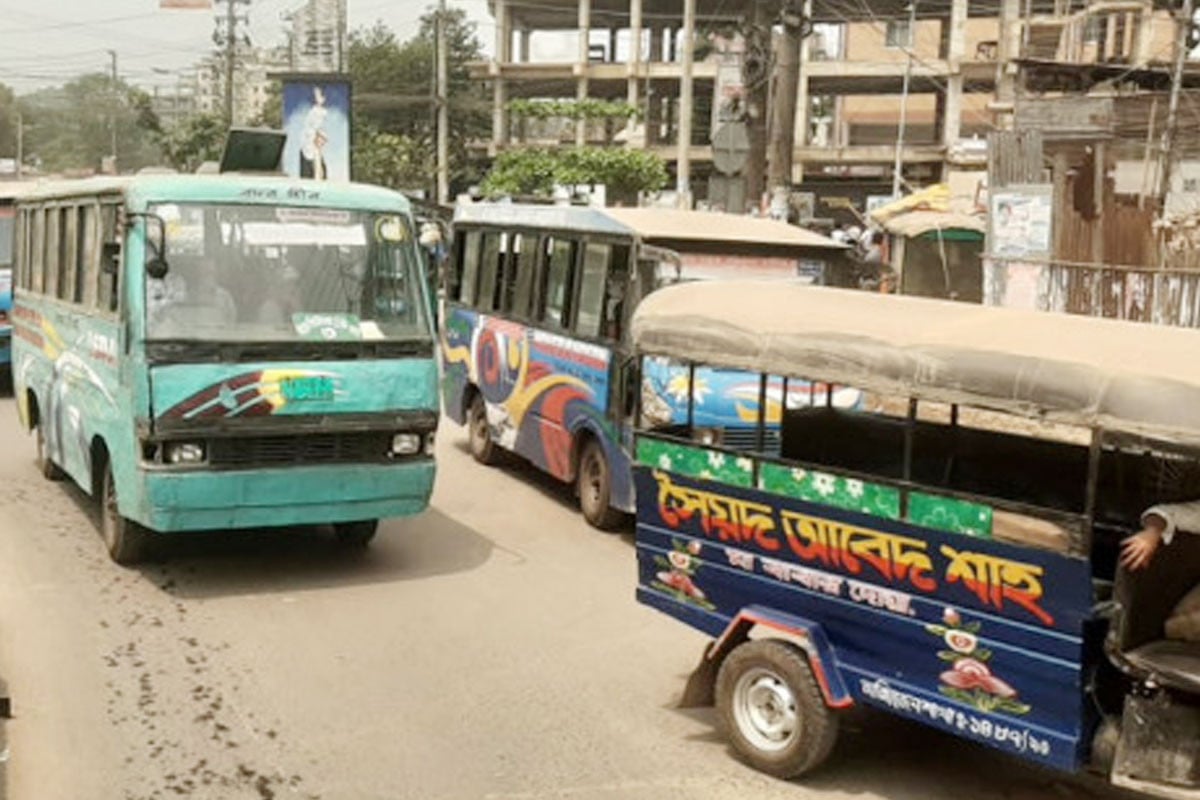 চট্টগ্রামে ভাড়া বাড়ানোর আগেই নৈরাজ্য, ভোগান্তিতে যাত্রীরা