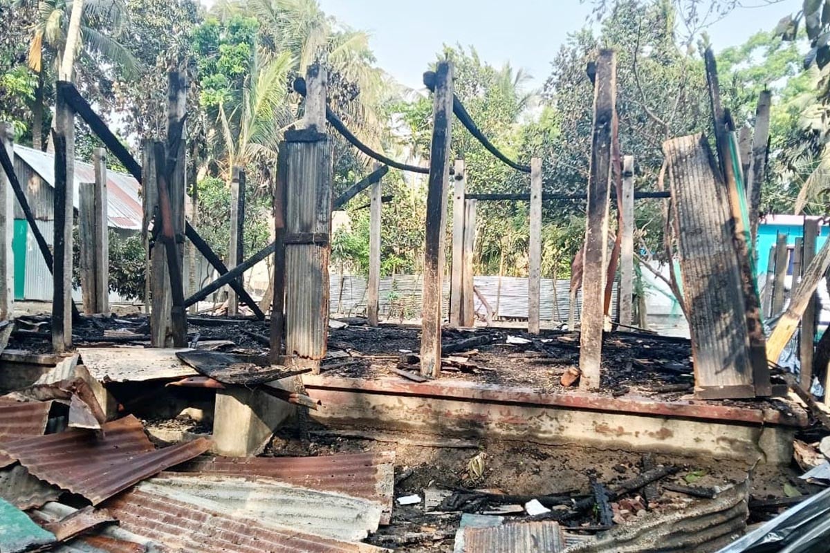 মাদকের টাকা না পেয়ে নিজ ঘরে আগুন দেওয়ার অভিযোগ