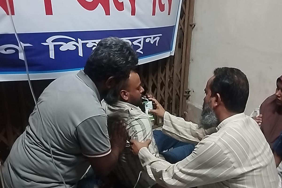 বরিশাল বিশ্ববিদ্যালয়ে শিক্ষকের অনশন ভঙ্গ, কর্মবিরতি ও শাটডাউন ঘোষণা