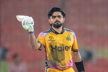 ৬৭ ইনিংস পর বাবরের সেঞ্চুরি