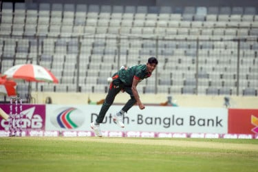 নাহিদ রানার ৫ উইকেট, ১৯৮ রানে থামল নিউজিল্যান্ড