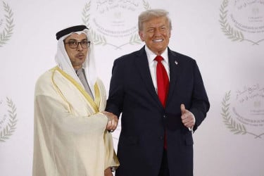 যুক্তরাষ্ট্রের কাছে যুদ্ধকালীন আর্থিক সহায়তা চায় আমিরাত