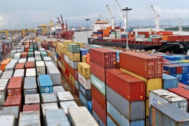 বেসরকারি ডিপোর চার্জ বাড়ল ৮.৫ শতাংশ, ক্ষুব্ধ ব্যবসায়ীরা