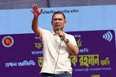 ‘আরে খিদা পাইছে আমার, বাপের বাড়িতে খেতে দিবেন না?’