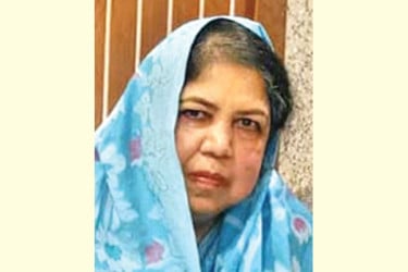 শিরীন শারমিনের বিদেশ যাওয়ার প্রস্তুতি