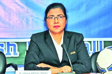 পদ হারাচ্ছেন কিরণ