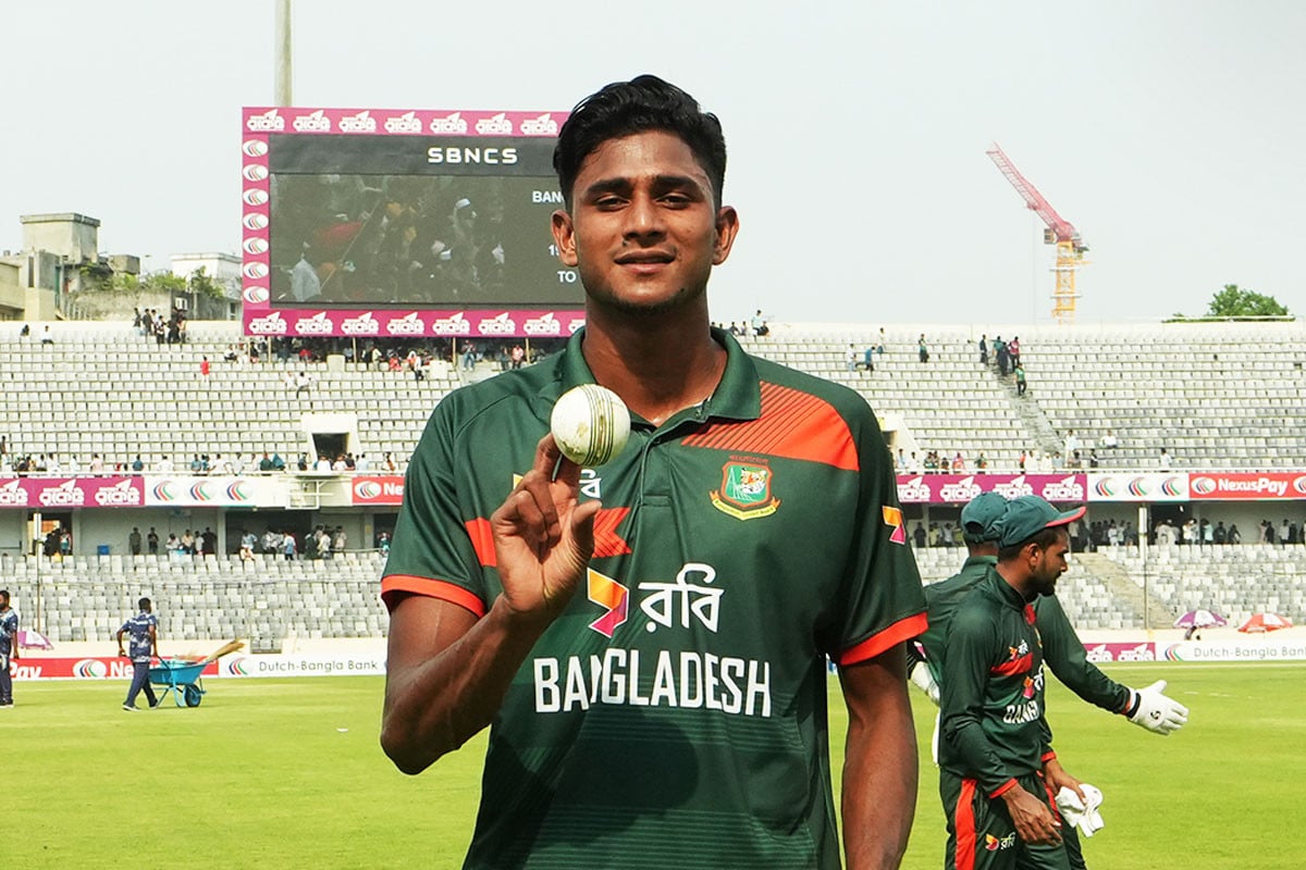 ‘মুখে নয়, খেলা হবে মাঠে’