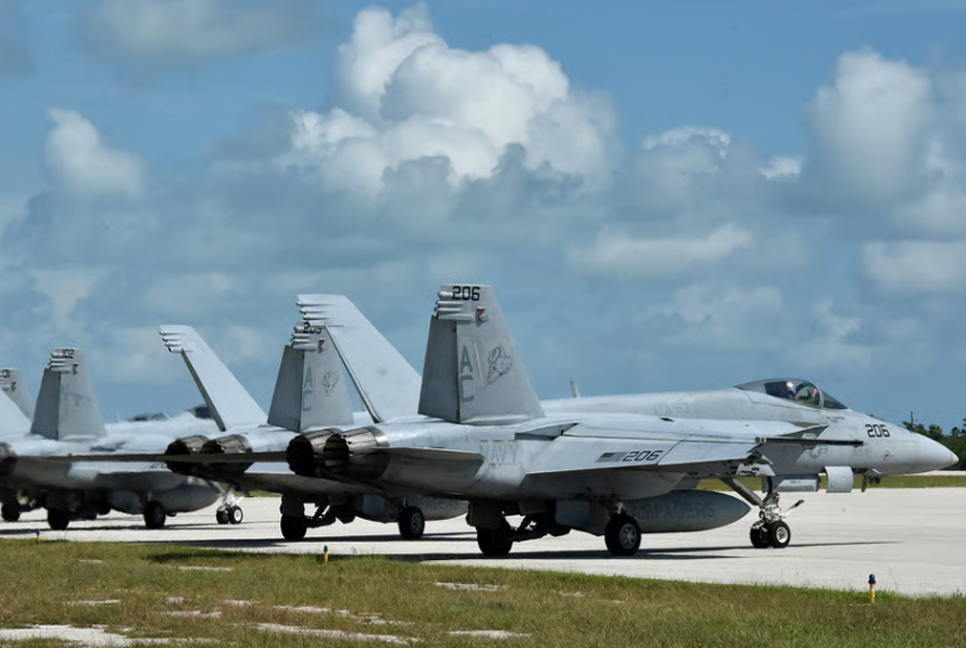 যুদ্ধবিমানের ছবি তোলার অভিযোগে যুক্তরাষ্ট্রে চীনা নাগরিক আটক