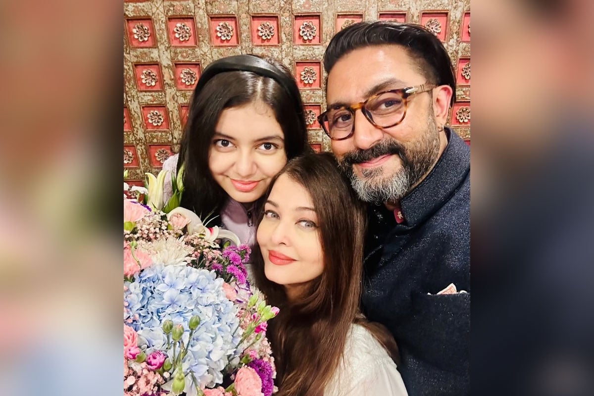 অভিষেক-ঐশ্বরিয়ার ১৯তম বিবাহবার্ষিকী উদযাপন