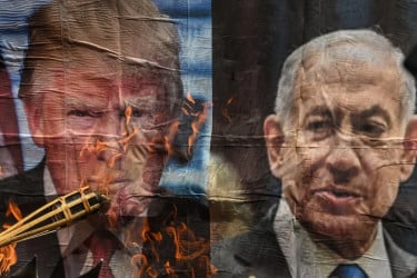 ইরানের ‘উপকার’ করে পরাজয়ের দ্বারপ্রান্তে যুক্তরাষ্ট্র-ইসরায়েল