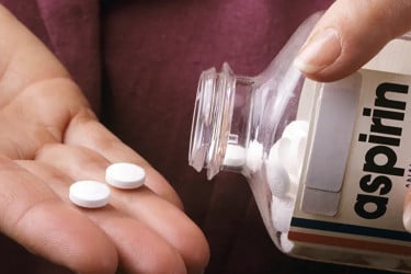 অ্যাসপিরিন ক্যানসারের ঝুঁকি কমায়?