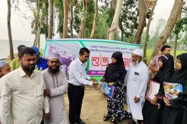 গাইবান্ধার চরাঞ্চলের পরীক্ষার্থীদের জন্য বিনামূল্যে নৌকা সেবা