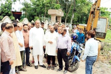 দ্রুত উন্নয়ন কাজ শুরুর আশ্বাস: সিসিক প্রশাসক