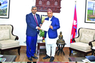 নেপালের পররাষ্ট্রমন্ত্রীর সঙ্গে সাক্ষাৎ রাষ্ট্রদূত শফিকুরের