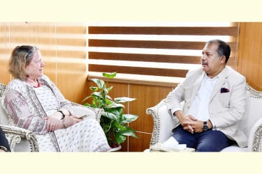 অপতথ্য রোধে ইউনেস্কোর সহযোগিতা চাইলেন তথ্যমন্ত্রী