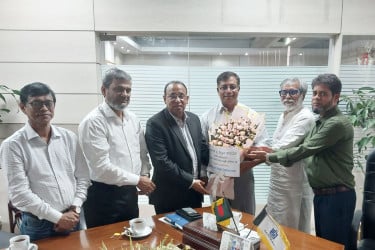 বাউবি প্রতিনিধি দলের সঙ্গে ইউজিসি চেয়ারম্যানের সৌজন্য সাক্ষাৎ