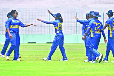 শ্রীলঙ্কার কাছে হেরে অপেক্ষায় বাংলাদেশ