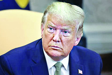 যুদ্ধ থেকে বেরিয়ে আসার পথ খুঁজছেন ট্রাম্প