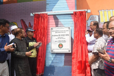 কলাবাগান এসটিএস আধুনিকায়নের উদ্বোধন ও ধানমন্ডিতে ডিএসসিসির পরিচ্ছন্নতা অভিযান