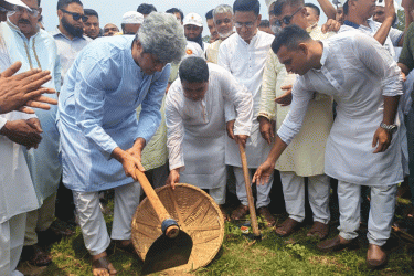 বাঞ্ছারামপুরে খাল খনন উদ্বোধন করলেন প্রতিমন্ত্রী জোনায়েদ সাকি