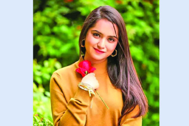 কেয়া পায়েলের লুকিয়ে প্রেম