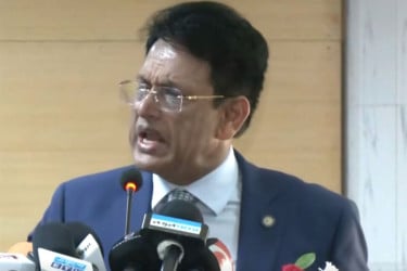 তরুণ শিক্ষার্থীরা ইউনিফর্ম পরেও শিক্ষক-মন্ত্রীদের নিয়ে বাজে উক্তি করে: শিক্ষামন্ত্রী