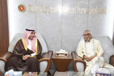 সৌদি থেকে সিলেট ফ্লাইট চালুর আহ্বান প্রবাসীকল্যাণমন্ত্রীর