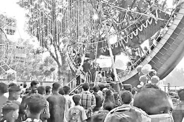 দেড় শ বছরের জামাই মেলায় উৎসবের আমেজ