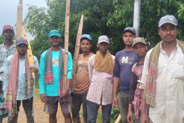 ধানকাটা শ্রমিকদের টুপি উপহার দিল বসুন্ধরা শুভসংঘ