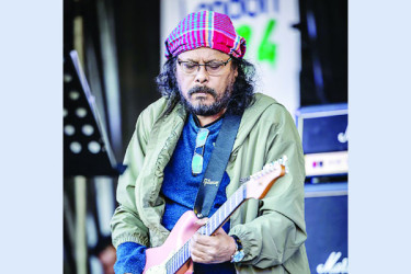 পর্তুগালে গাইবেন জেমস