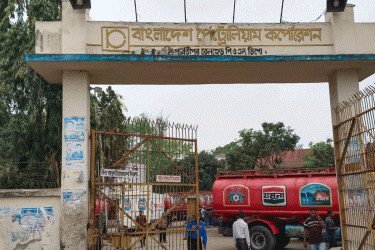 ভারত থেকে পাইপলাইনে এলো ৭ হাজার টন ডিজেল
