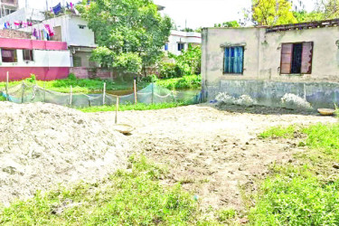 রাতের আঁধারে হচ্ছে ভরাট