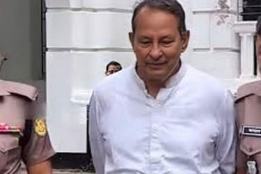 শাস্তির মুখে ইনুকে ‘টেনশন কইরেন না’ বলা দুই পুলিশ সদস্য